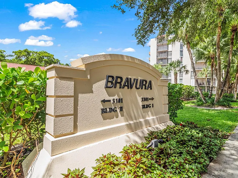 3301 N Country Club Dr #423 — Photo 11