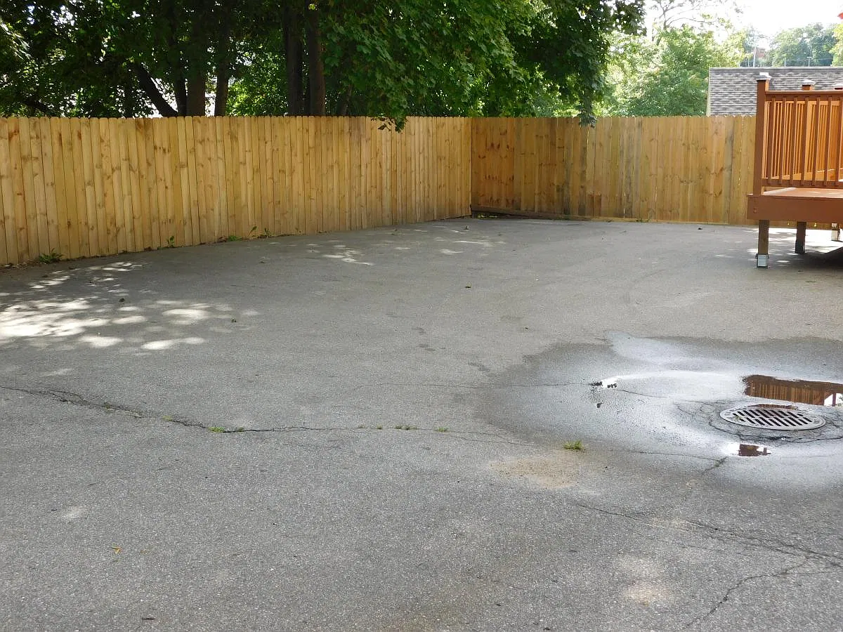 6 bed, 4792 sqft, $2,970 — Photo 3