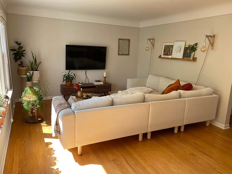 710 S Evergreen St — Photo 3