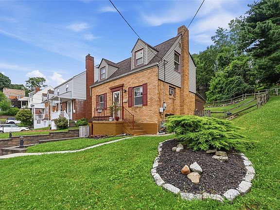 3rd image of 223 Outlook St