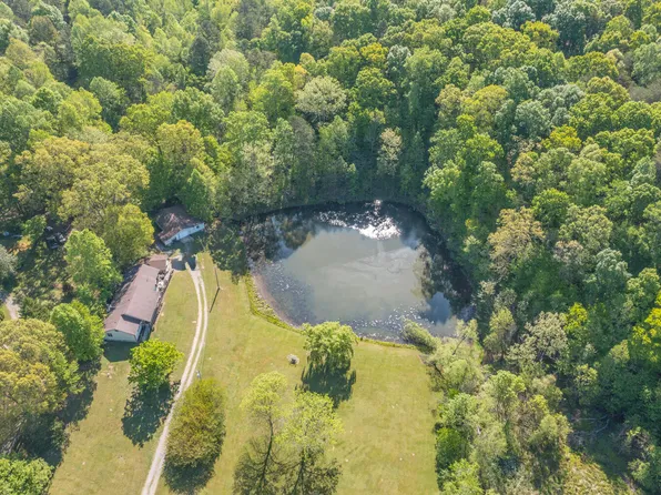 2027 W Cove Rd, Chickamauga, GA 30707