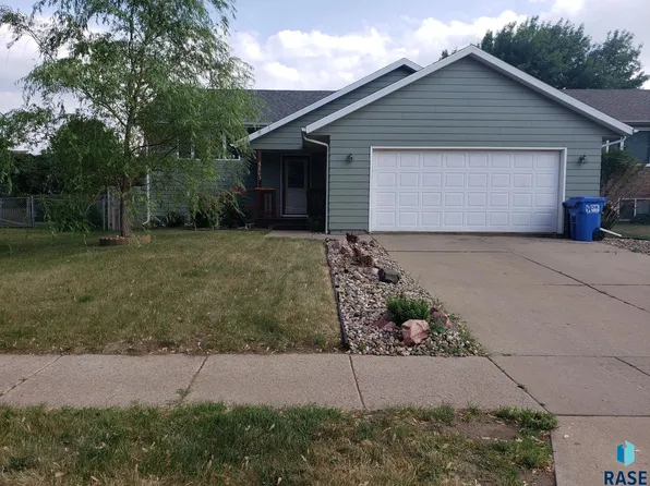 5803 W 16th St, Sioux Falls, SD 57106