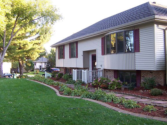 4th image of 1102 Laport Dr