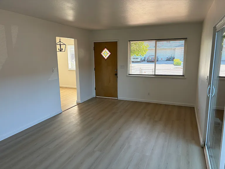 252 Superior Dr — Photo 8