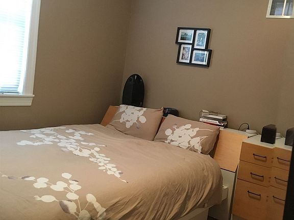 3rd image of 3308 N Oakley Ave #1R