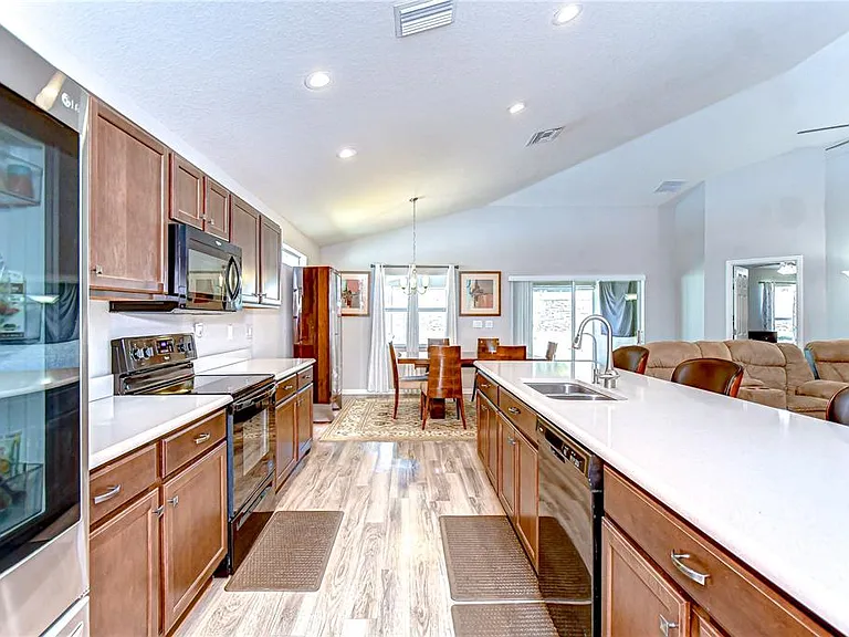 6731 Castle Green Pl — Photo 14