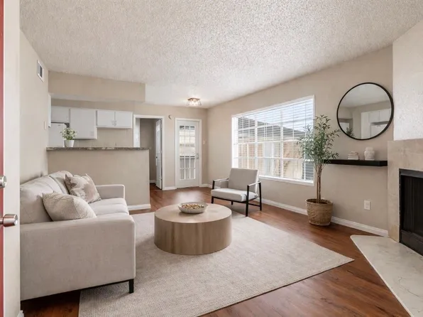 2750 Holly Hall St APT 506, Houston, TX 77054