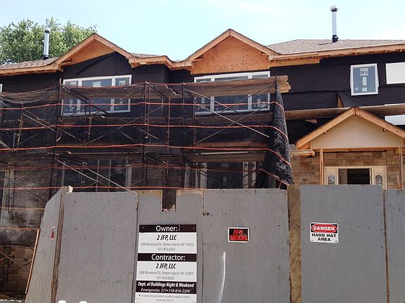 3rd image of 298 Moreland St