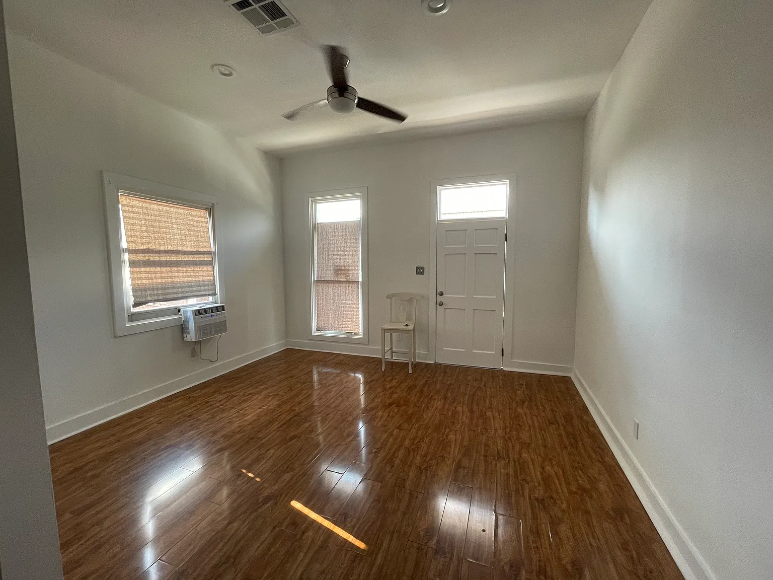 1 bed, 850 sqft, $1,500 — Photo 3
