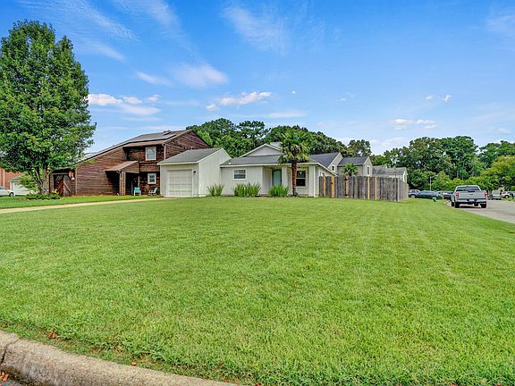4th image of 1801 Colleen Ct