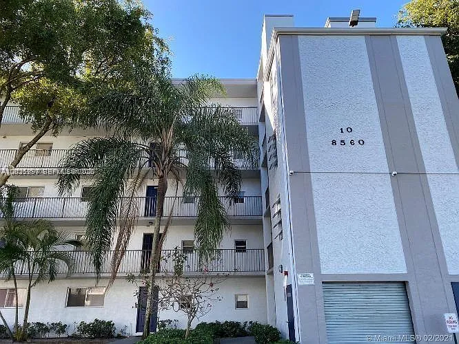 8560 N Sherman Cir #404 — Photo 33