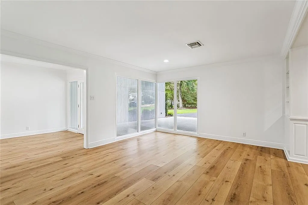 3 bed, 2.5 bath, 2700 sqft, $4,500 — Photo 2