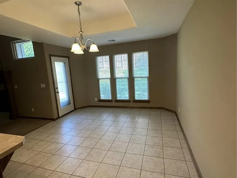505 NW Highcliffe Dr — Photo 19