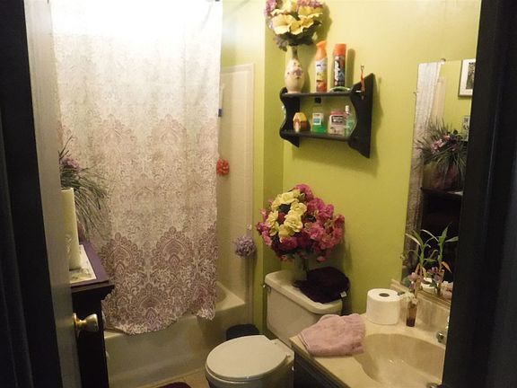 4th image of 1451 W Michelle Ln