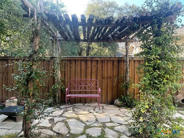 307 Quarry St, San Marcos, TX 78666