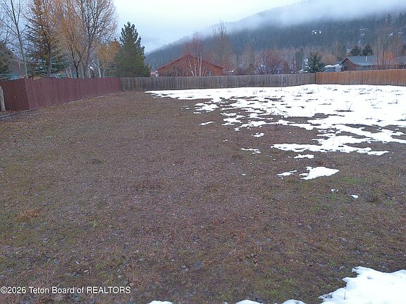 2nd image of 519 Snake River Dr