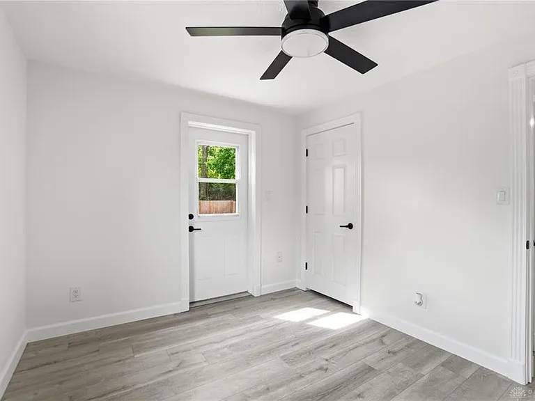 3924 Fulton Ave — Photo 16
