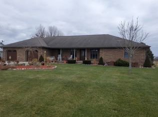 15722 Golf Hills Dr, Sterling, IL 61081
