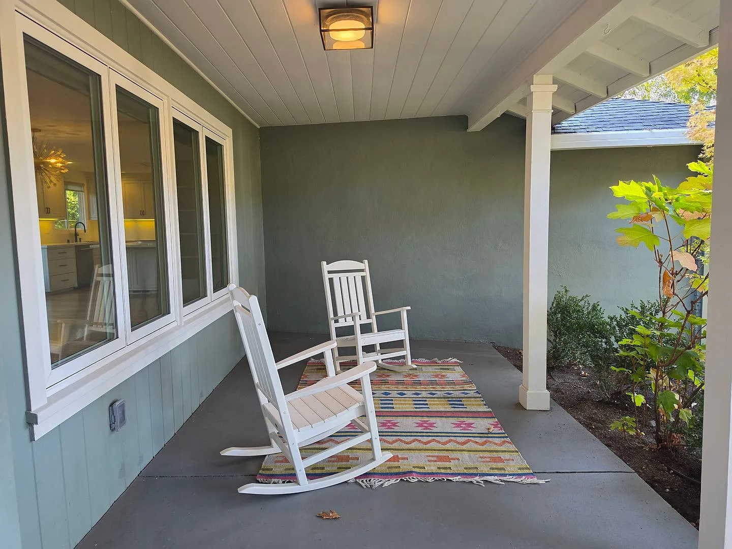 Updated Greenbrae 3x2.5 with large yard, additional office and high-end finishes throughout — Photo 3
