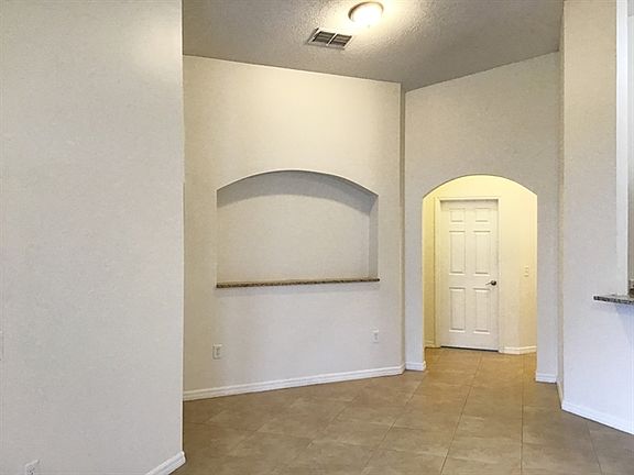 4th image of 641 Lady Diana Dr
