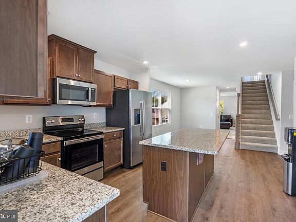 3rd image of 124 Goudhurst St