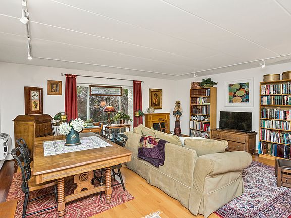 4th image of 224 S Oak Park Ave APT 4B