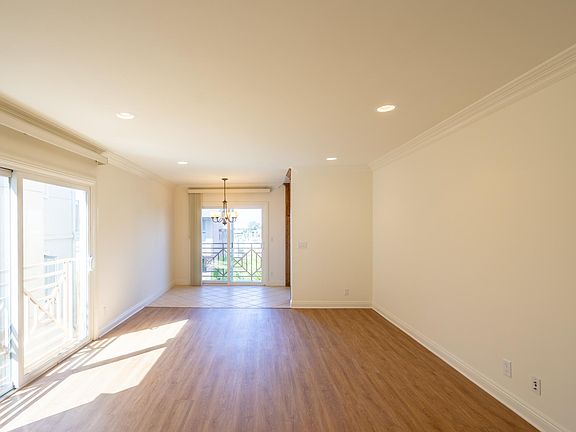 4th image of 2300 Fox Hills Dr APT 203