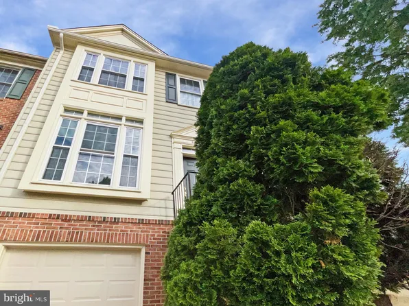 46891 Rabbitrun Ter, Sterling, VA 20164