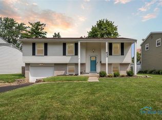 633 Dussel Dr, Maumee, OH 43537