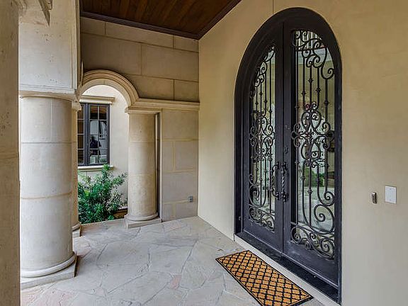 3rd image of 141 Great Oaks Lane