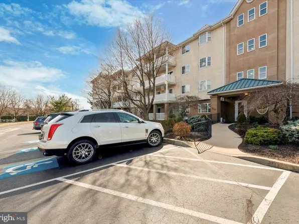 303 Paoli Pointe Dr, Paoli, PA 19301