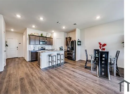 809 Fueller Dr — Photo 6