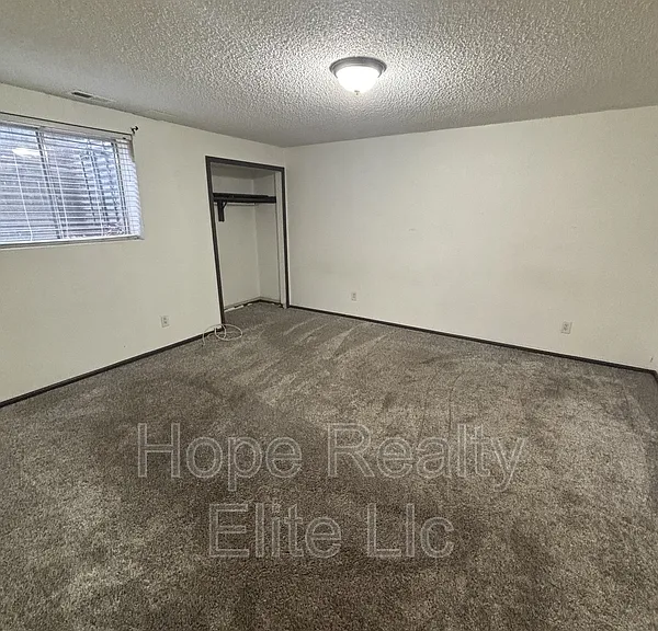 2079 Sussex Ln — Photo 23