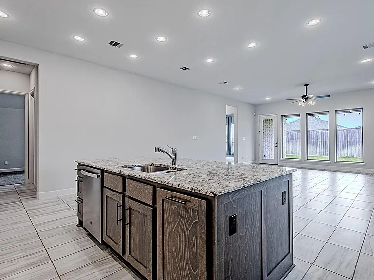 4002 Maple Glen Dr — Photo 3