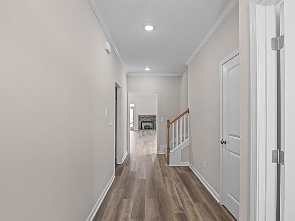 4th image of 214 Dublin Loop