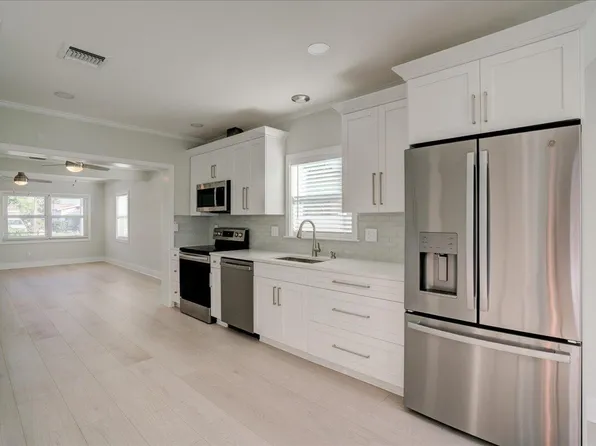 320 NW 6th Ave, Delray Beach, FL 33444