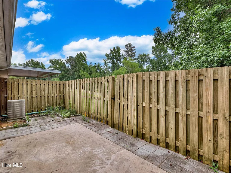 301 Beech Ln — Photo 38