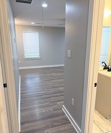 4th image of 111 W Mallory Ave