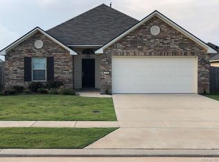 3690 Sabine Pass Dr, Bossier City, LA 71111