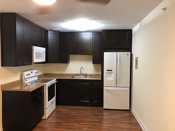 3rd image of 8505 W 101st Ter APT 301