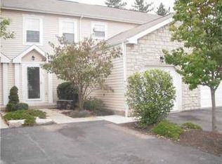 360 Golden Valley Dr, Pataskala, OH 43062