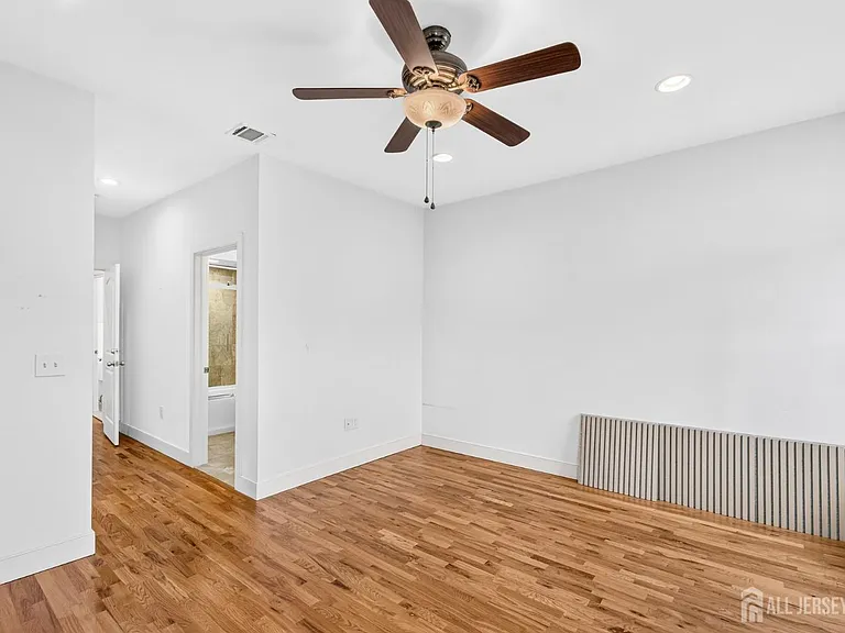 262 Prospect Ave — Photo 18