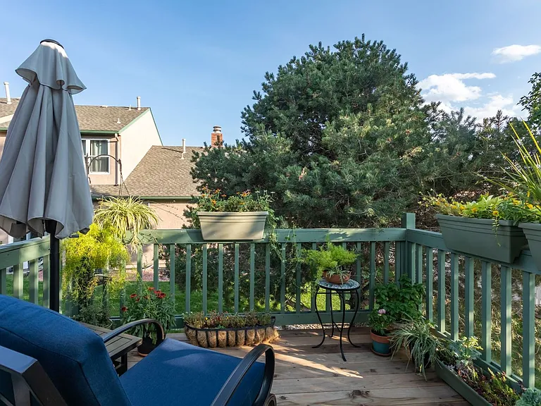 111 Iveystone Ct — Photo 18