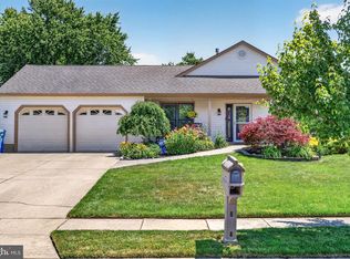 202 Wellington Dr, Marlton, NJ 08053
