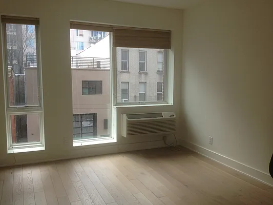 Rented by Modern Spaces | media 8