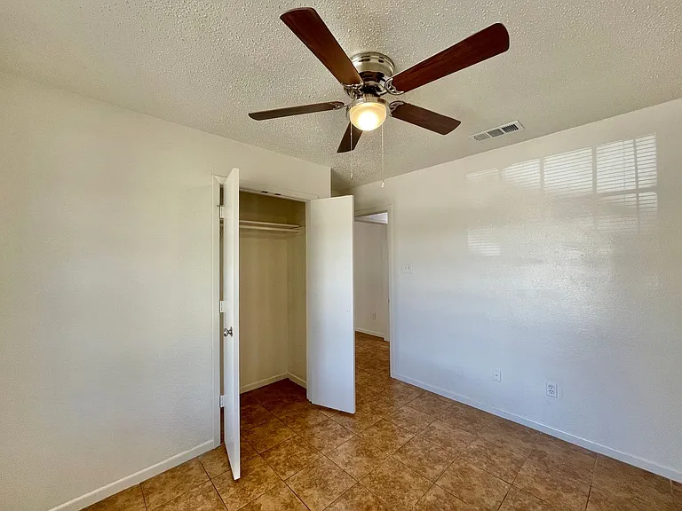217 E Beeline Ln — Photo 11
