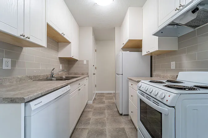 Hillsview Apartments — Photo 3