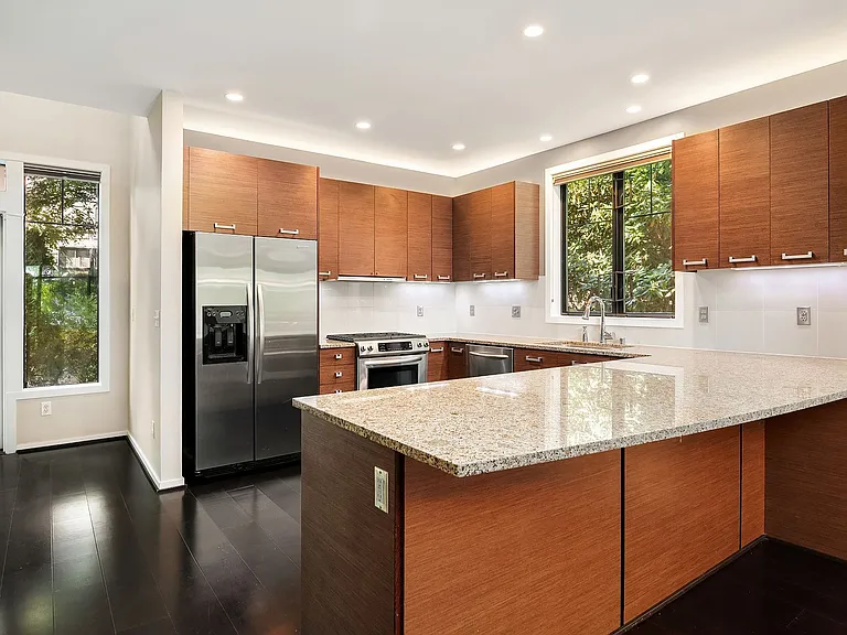 10410 NE 12th St #106 — Photo 10