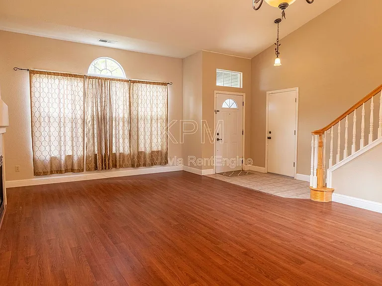 1106 Klemeyer Cir — Photo 4