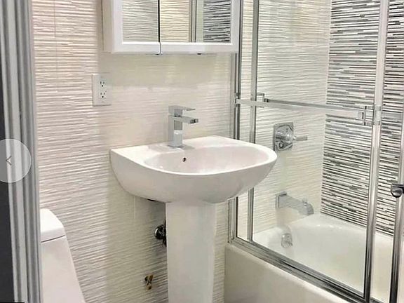 3rd image of 118 Avenue C APT 3